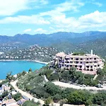 Aura Club Apartmanhotel 3*