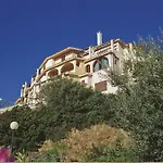 Aura Club 3*