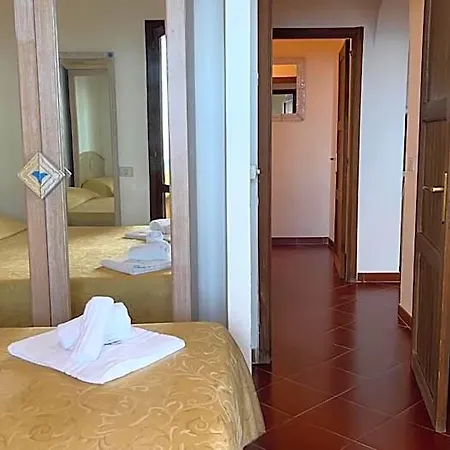 Aura Club Apartahotel 3*
