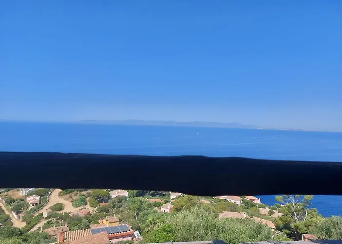 Aura Club Aparthotel 3*