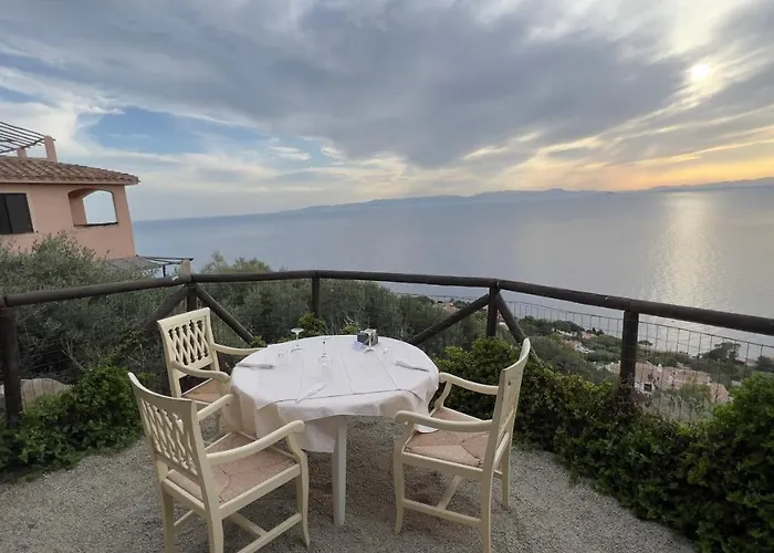 Aura Club 3* Torre delle Stelle