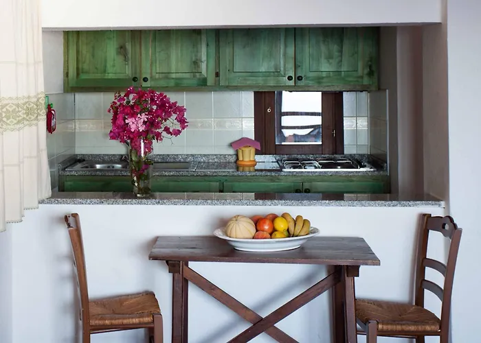 Aura Club Aparthotel 3*