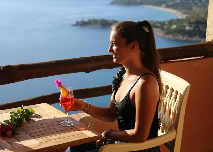 Aura Club Apart Otel Torre delle Stelle